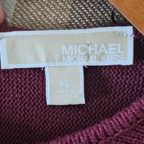 Michael Kors Burgundy Long Sleeve Sweater with a zipper on the Back Size XL. - Picture 9 of 10